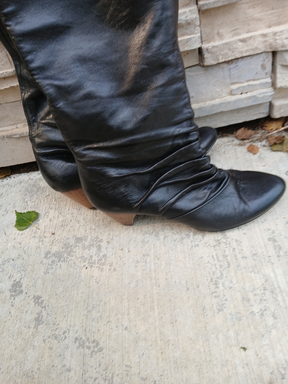 Ash Black Slouch Leather Mid-Heel Boots